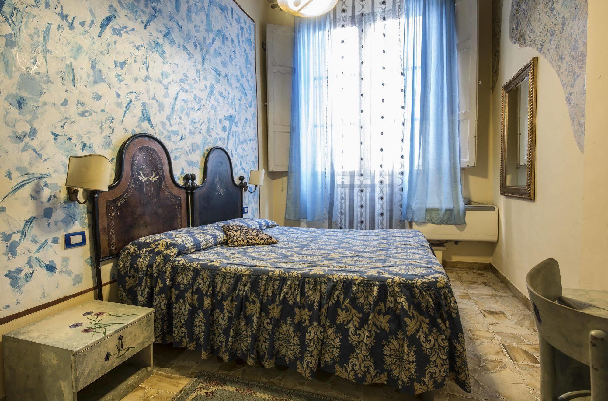 Residenza D'Epoca Locanda Di San Martino Siena Luaran gambar